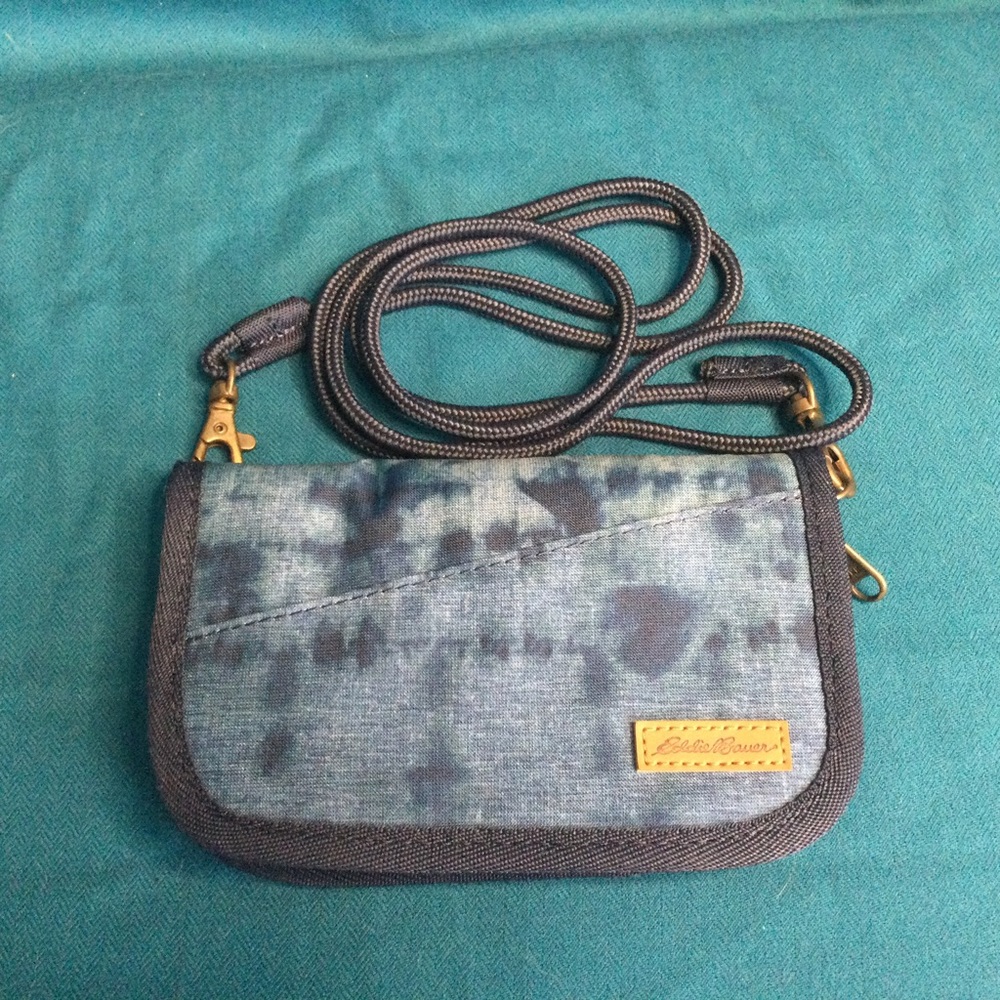 Eddie Bauer Travex Crossbody Wallet Blues